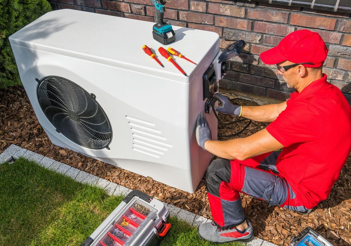 hvac contractor in toronto installing heat pump
